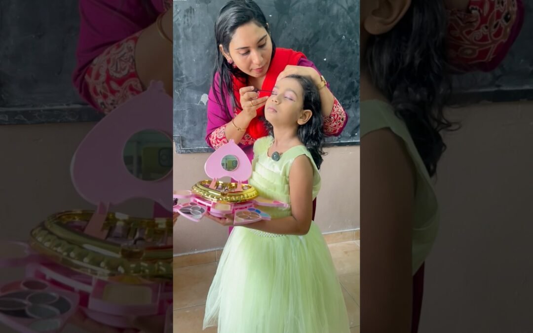 💄വേറെ ആരേലും ഒരുക്കിയാൽ എനിക്ക് ഒരു തൃപ്തി കിട്ടില്ല 😌#youtubeshorts #makeup #shorts #short #video