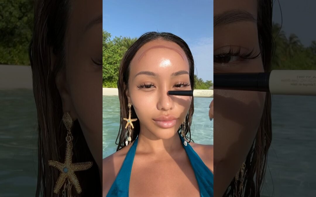 Playing mermaid in the ocean 🧜🏼‍♀️🫧 #makeup